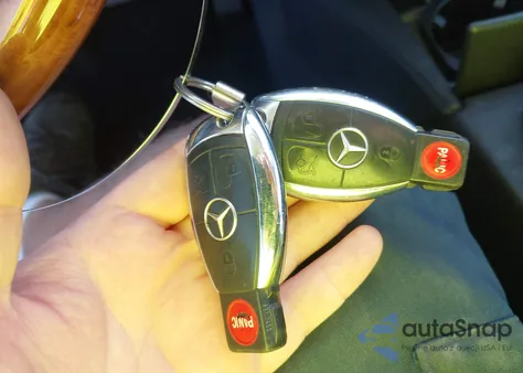 2008 Mercedes-Benz S 550 4Matic z USA, uszkodzony, nr VIN WDDNG86X38A193194